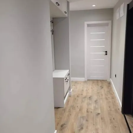 Spacious Two Bedroom Flat In The Heart Of アパート
