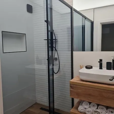 Spacious Two Bedroom Flat In The Heart Of * ブルガス