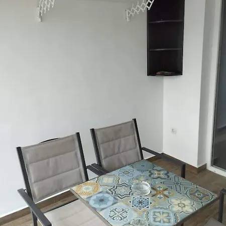 アパート Spacious Two Bedroom Flat In The Heart Of